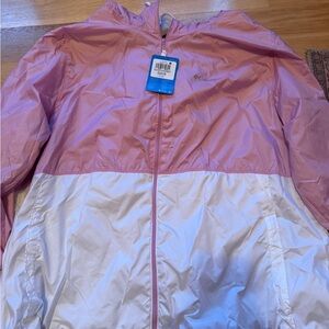 BRAND NEW Columbia raincoat